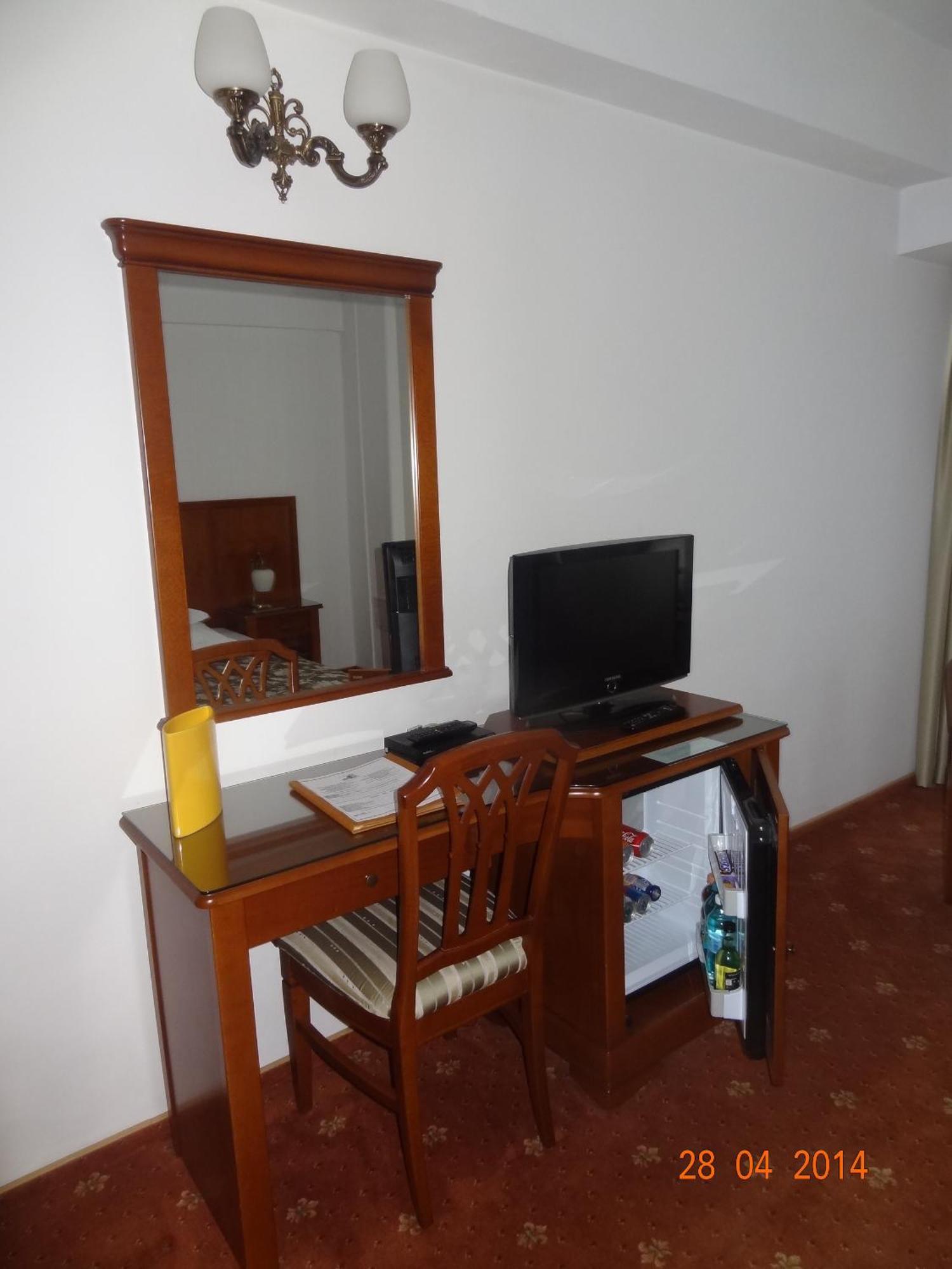 Hotel Emma West Craiova Buitenkant foto