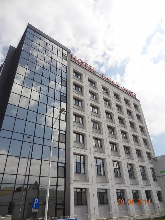 Hotel Emma West Craiova Buitenkant foto